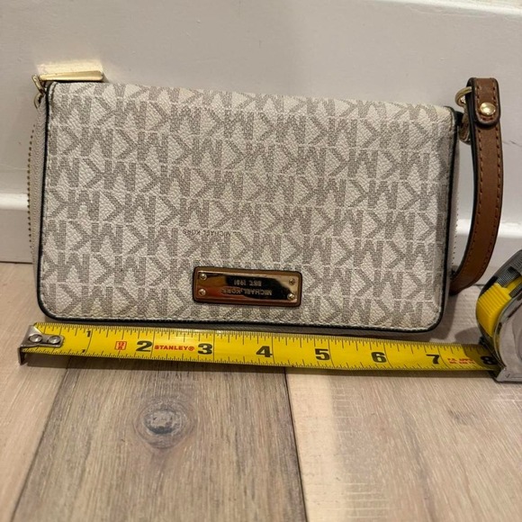 Michael Kors Jet Set Medium Flap wallet